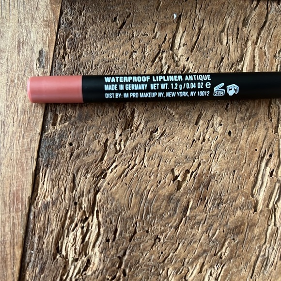 Il makiage liquid eyeliner and lipliner. New, never opened. - Picture 2 of 3